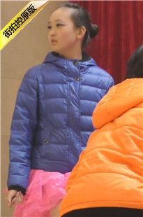 4K-舞蹈小美女的嫩腿与高跟玉足[303M/MP4]