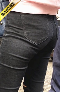 街拍黑色紧身牛仔裤极品饱满圆润翘臀美眉[213M/MOV]