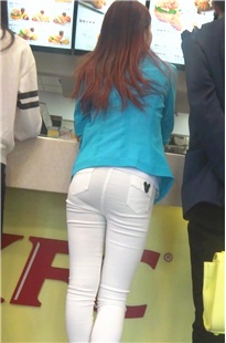 买肯德基的白裤美眉如此勾人[1.18G/MP4]