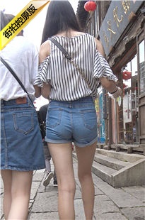 4K-高挑身材牛仔热裤翘臀美眉[1.78G/MP4]