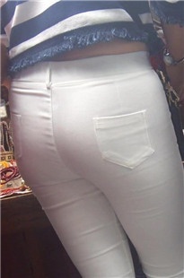 性感白裤白内内翘臀丰满魅力十足无与伦比[217M/MP4]