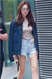 时尚性感的长腿热裤美女3A3017[299M]