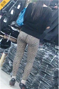 豹纹打底薄裤外穿，很透[177M/MP4]