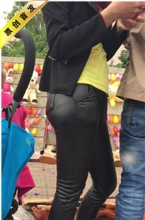 [JACK原创作品]玩游戏的紧身皮裤美女[MP4/1.6GB]