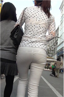 紧身白裤圆臀MM[673M/M2TS]