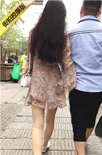 街拍花短裙长发美眉[313M/MOV]