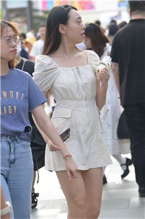 潇洒洒脱的活泼女人3A7169[641M]