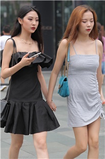 两个闺蜜在逛街3A3880[336M]