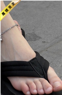 柳妃雁4K超清 丝足系列-容貌水灵腿白[MP4/1.8GB]