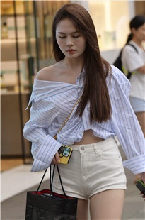 热裤大白腿女生【套图+视频】3A9003[2.78G]