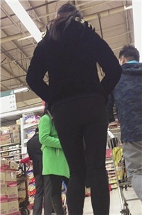 黑色紧身裤MM翘臀[284M/MP4]