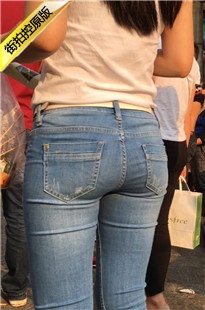 买小吃的极品紧身蓝牛妹子让人精尽人亡[586M/MOV]