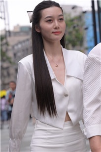 超长美腿热裤肉丝美女3A9076[4.72G]