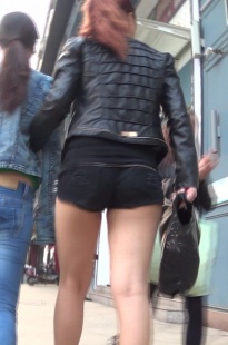 尾随跟拍性感诱惑luo腿热裤辣妹[274M/MTS]