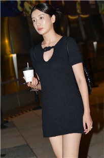 美腿爱穿拖鞋的娇萋3A6800[1.62G]