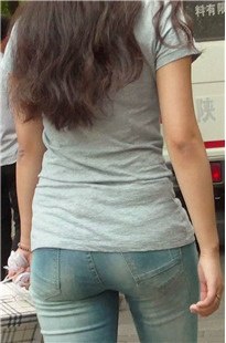 七分紧牛翘臂妹妹的扭动诱惑[575M/MOV]