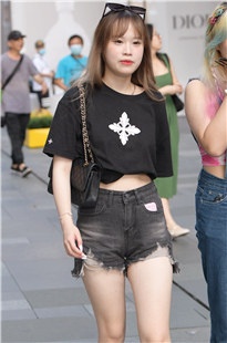 热裤大白腿女孩3A5536[1.96G]