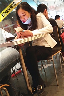 4K-黑色包臀短裙黑丝制服长腿美女OL [765M/MP4]