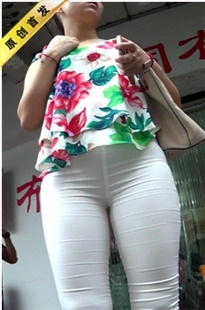 【纳兰xing急作品】风情白裤熟女[MP4/586MB]