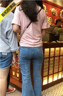 紧身肉感翘臀牛仔裤美眉[357M/MOV]