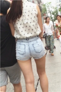 长发紧牛热裤拉拉[398M/MOV]