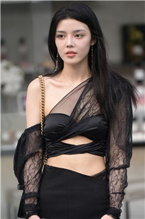 美腿小姐姐3A4672[2.1G]