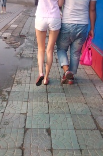 身材超好的白热裤美妇[104M/MP4]