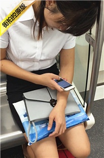 【醉爱作品】街拍地铁高跟MM微晾足[389M/MOV]