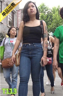 4K-街拍吊带上衣蓝色紧绷牛仔裤饱满丰臀美女T113[1.31G]