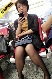 4K-街拍黑色短裙黑丝美女[699M/MP4]