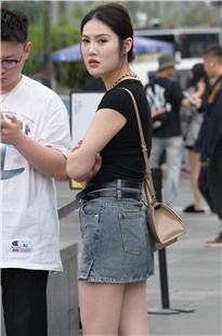 街拍大白腿女生3A7681[1.52G]