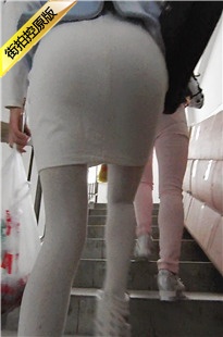 米奇粉色紧身裤眼镜妹，PP真美[620M/MP4]