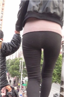 年轻妈妈的黑色紧身裤[93.3M/MTS]