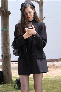 黑丝大长腿洋妞3A4448[3.57G]