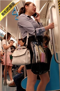4K-地铁上的白领OL美女[892M/MP4]