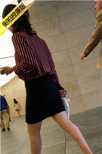 4K-红色条纹上衣黑短裙肉丝MM [64M/MP4]