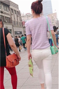 蛮有味道的一个白裤MM[198M/MP4]