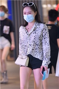 美腿高跟美女看电影3A7952[610M]