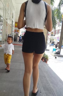 蓝色热裤细腰美眉[256M/MP4]