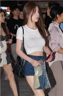 热裤高跟闺蜜3A6562[1.73G]