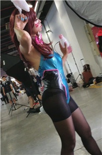 摆拍的cosplay美女[662M]