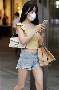 热裤美腿女孩3A2422[745M]