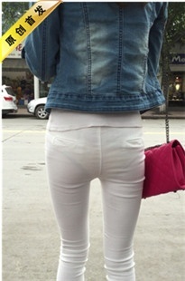 【Phoenix原创作品】等公交的牛仔白裤内痕美女[MP4/485MB]