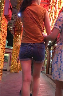 热裤紧臀小MM[184M/MP4]