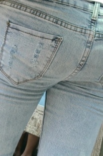 等公车的紧臀牛仔裤MM [425M/MP4]