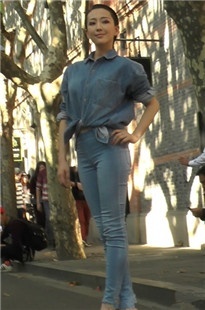 【幽明作品】 极品高挑蓝牛美女[MP4/1GB]