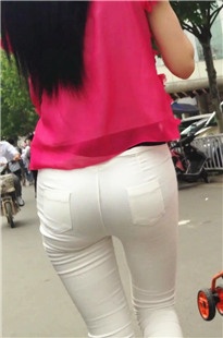 【Phoenix原创作品】性感翘臀白裤小辣妈[1.11G/MP4]