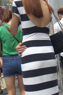 路背长裙大PG美女，柔情万种[364M/MP4]