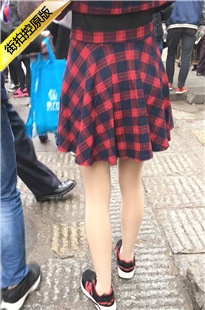 和男友逛街的格子连衣短裙肉丝高挑美眉[205M/MOV]