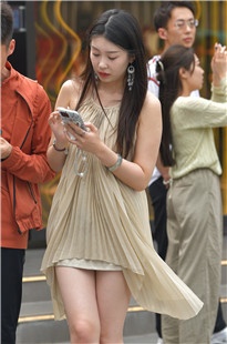 步行街偶遇性感小姐姐3A7987[2.36G]